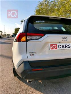 تۆیۆتا ڕاڤ 4